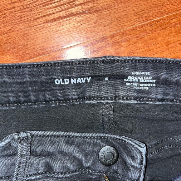 Old navy size 6 - Picture 2 of 5